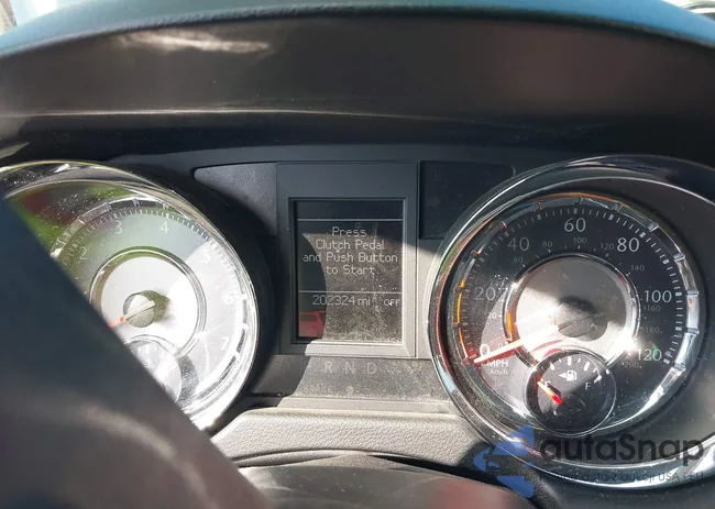 2C4RC1CG7ER231925: 43236800