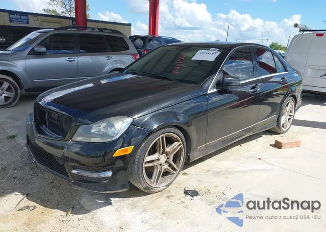 WDDGF4HB4DR264775: 43238193