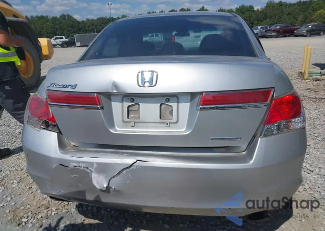 1HGCP2F67CA112486: 43238306