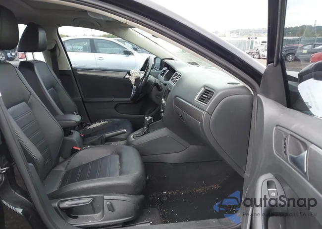 3VWLP7AJ2DM378295: 43238377