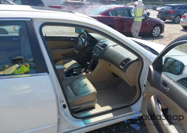 1HGCM568X4A164952: 43237757