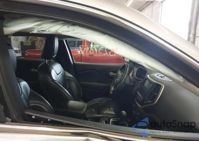 1C4PJMDS3HW565012: 43237817