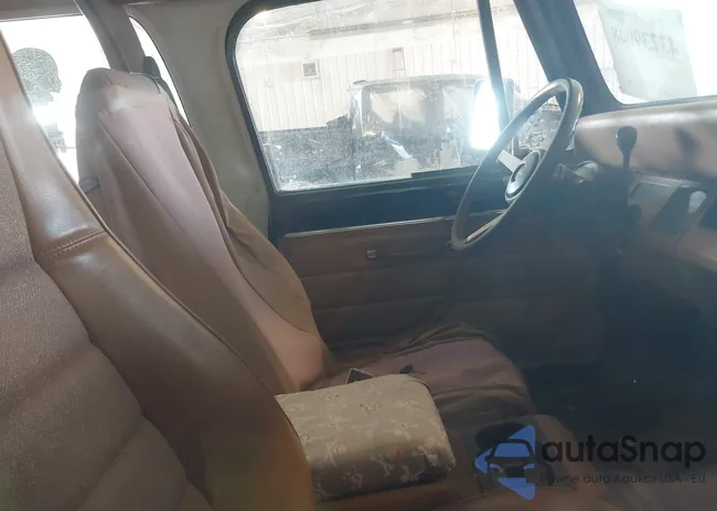 1J4FY19P0RP433762: 43239048