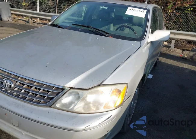 4T1BF28B44U388644: 43239192