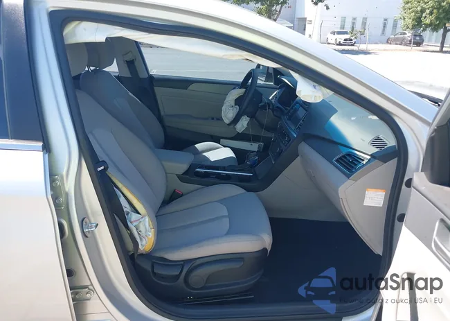 KMHE24L18HA051100: 43239311