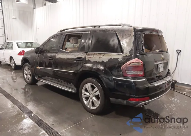 4JGBF7BE4BA695102: 43239358