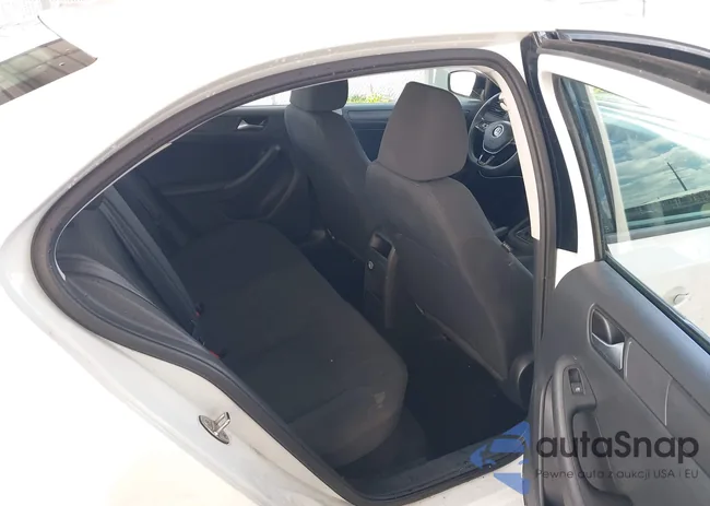 3VW2K7AJ0FM303477: 43238537