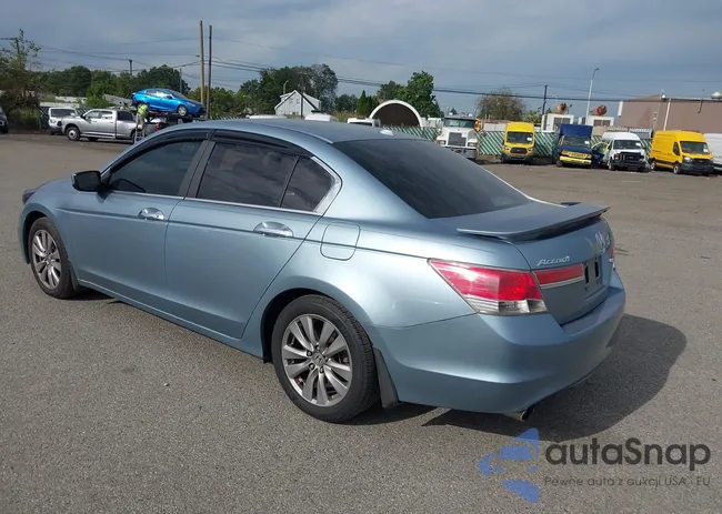 1HGCP3F86BA023692: 43240055