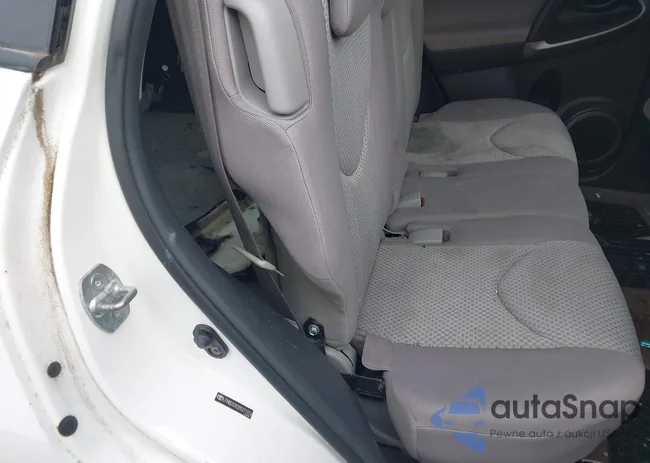 JTMBD33V285211916: 43240318