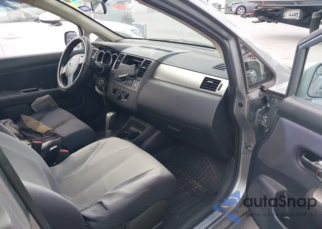 3N1BC13E19L475074: 43240360