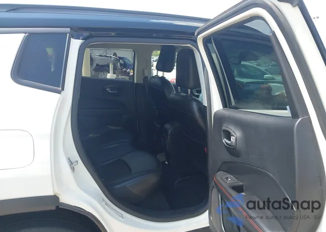 3C4NJDDB8LT189557: 43239507