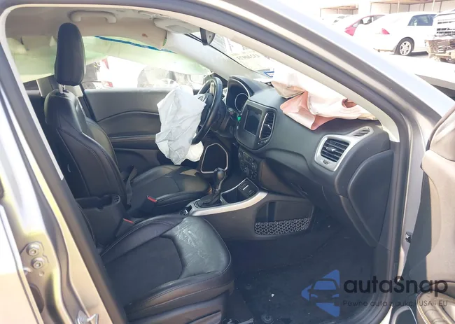 3C4NJCBB9JT124923: 43240973