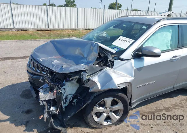 3C4NJCBB9JT124923: 43240973