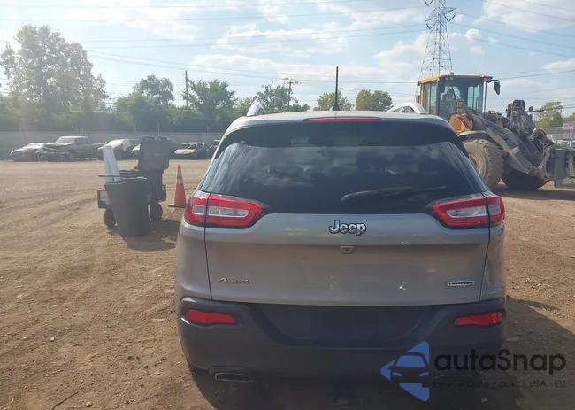 1C4PJMCS5HW529744: 43240997