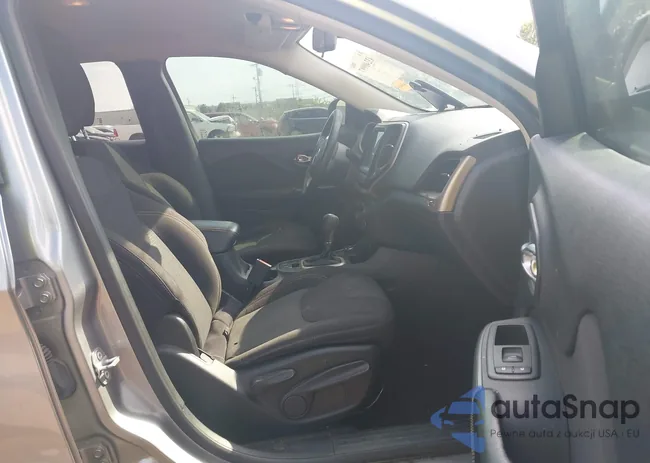 1C4PJMCS5HW529744: 43240997