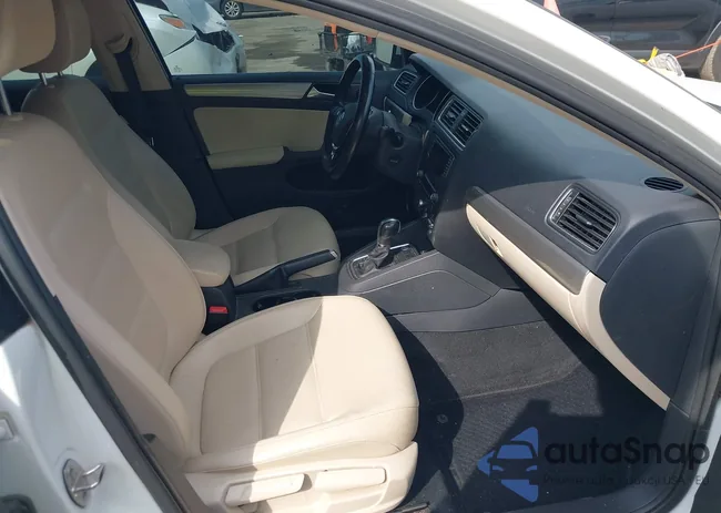 3VWDB7AJ2HM286953: 43241264