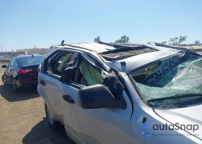 1FMCU03Z08KA81945: 43242387