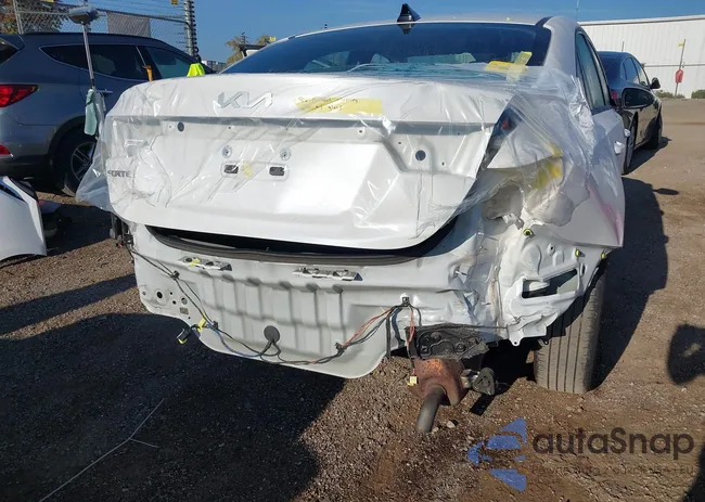 3KPF24AD0RE703227: 43242422