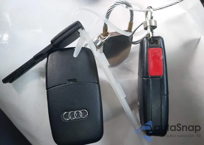 WAULT68E02A240733: 43242426