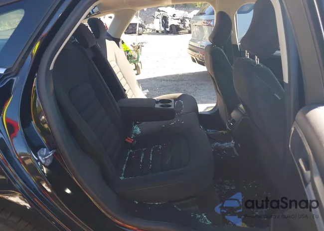 3FA6P0LU0JR272639: 43241693