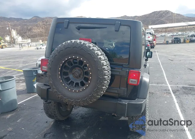 1C4HJWDG8DL582041: 43243221