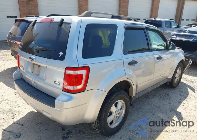 1FMCU0DG8AKA47173: 43242465