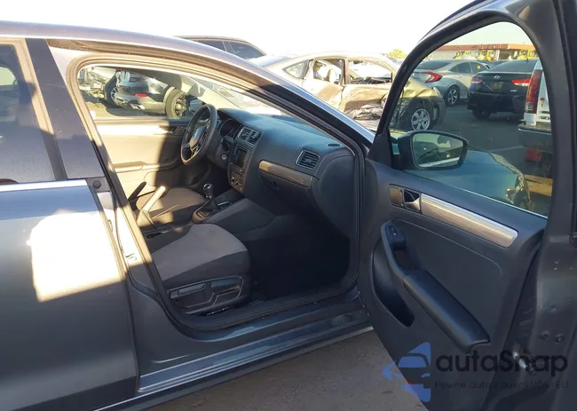 3VW167AJ5HM253713: 43242574