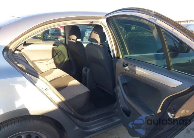 3VW167AJ5HM253713: 43242574