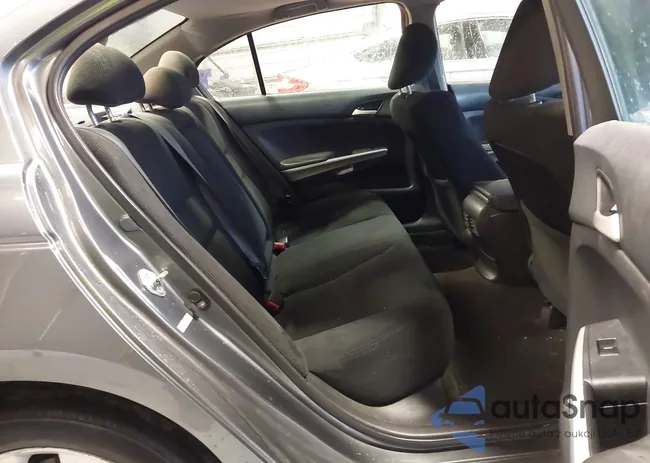 1HGCP2F7XAA009732: 43242631