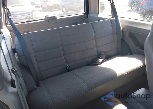 1J4FJ27S2SL558275: 43242707