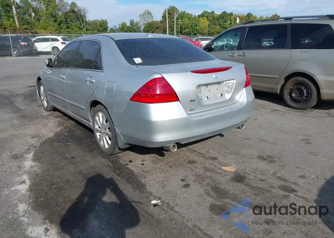 1HGCM66556A003861: 43244101