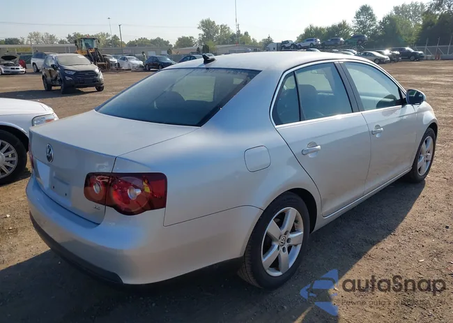 3VWRM71K99M180008: 43244873