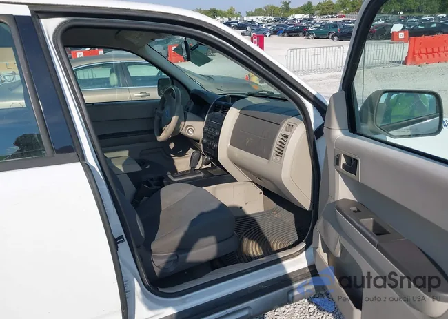 1FMCU02Z48KD64995: 43245394