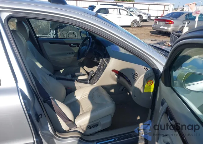 YV1RH59H242374586: 43245913