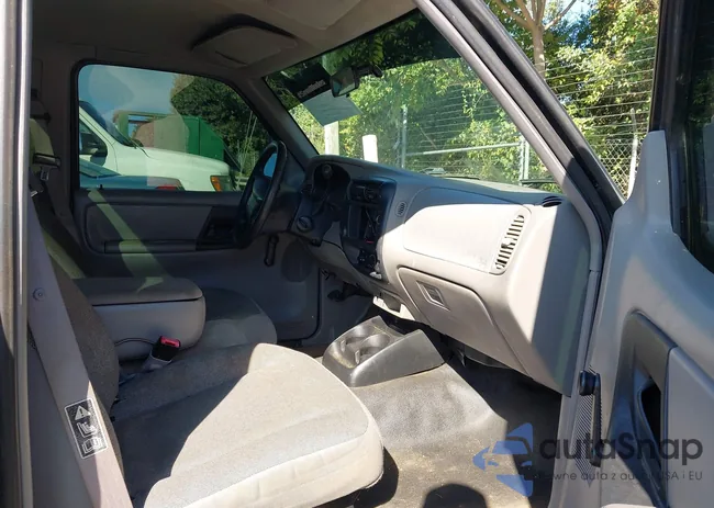 1FTYR10C9YPB46733: 43245988