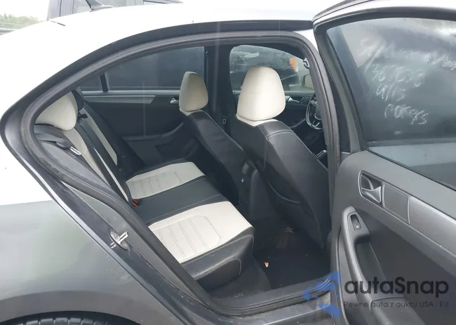 3VWD17AJ0GM367838: 43246085