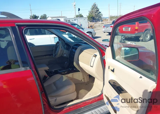 1FMCU94198KB67252: 43245737