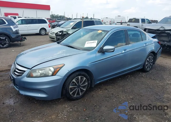 1HGCP2F34CA104108: 43246863