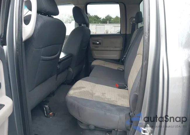 1D3HV18T19S793875: 43247958