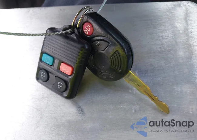 1FAHP2HW8BG129039: 43248096