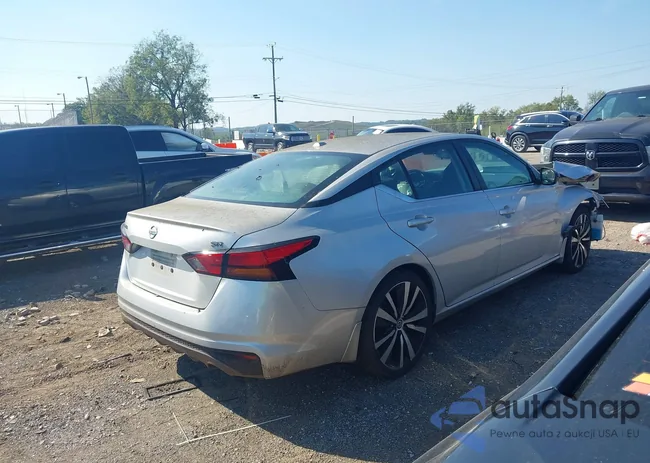 1N4BL4CV0KC184720: 43248357