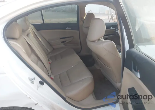 1HGCP2F60CA219640: 43247729