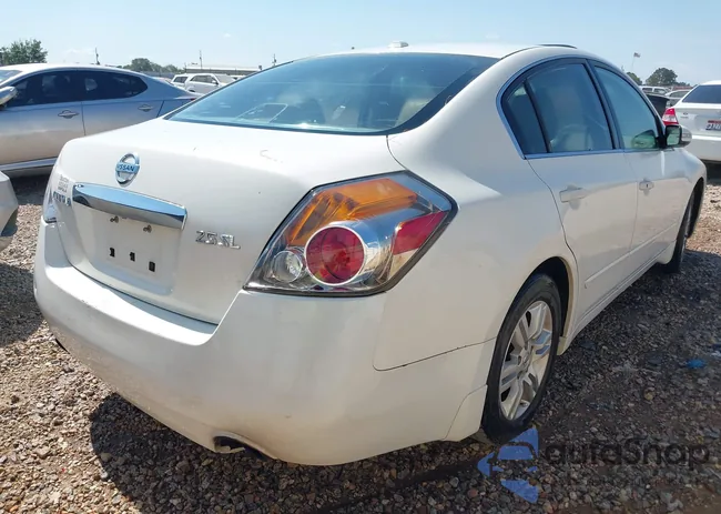 1N4AL2AP2CC111936: 43248869