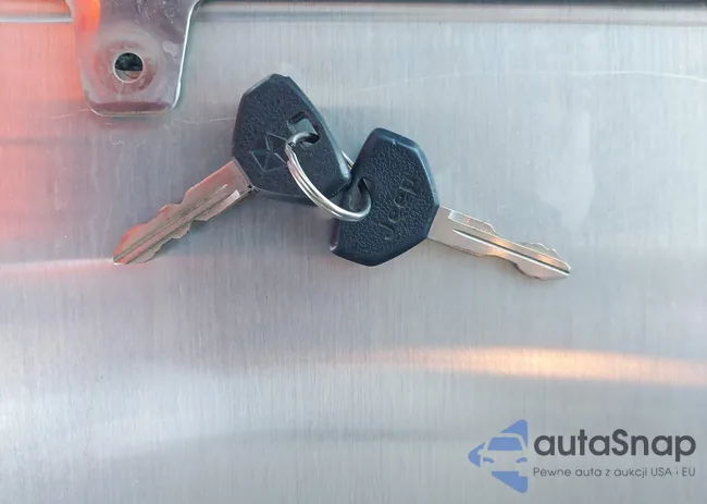 1J4FJ78S0TL117712: 43248907