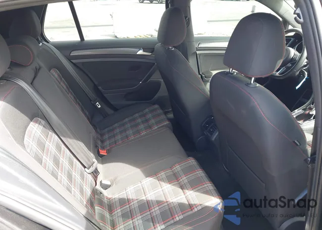 3VW547AUXJM295947: 43248559