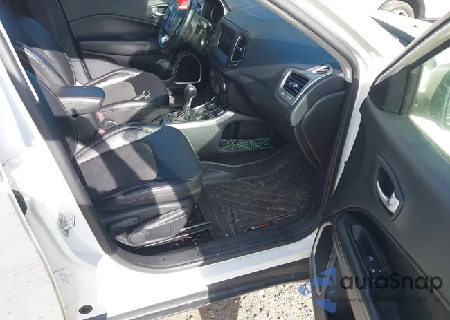 3C4NJDBB8KT594156: 43248605