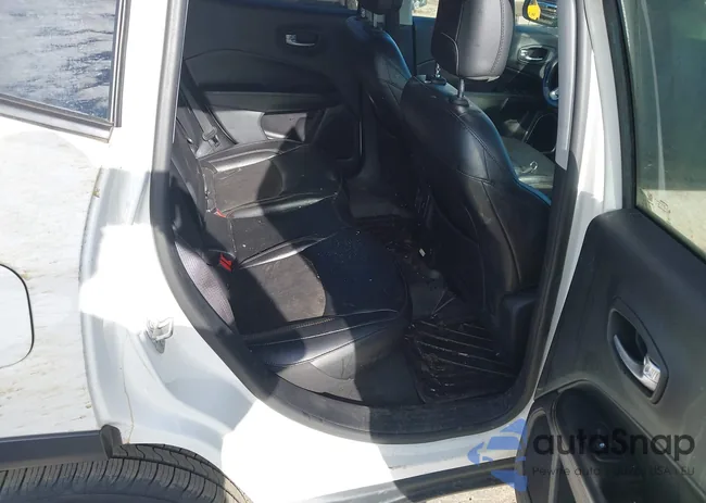 3C4NJDBB8KT594156: 43248605