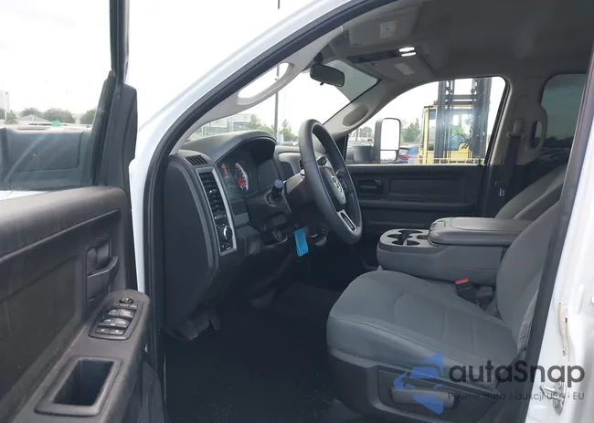 3C6UR5HL8JG273680: 43248753