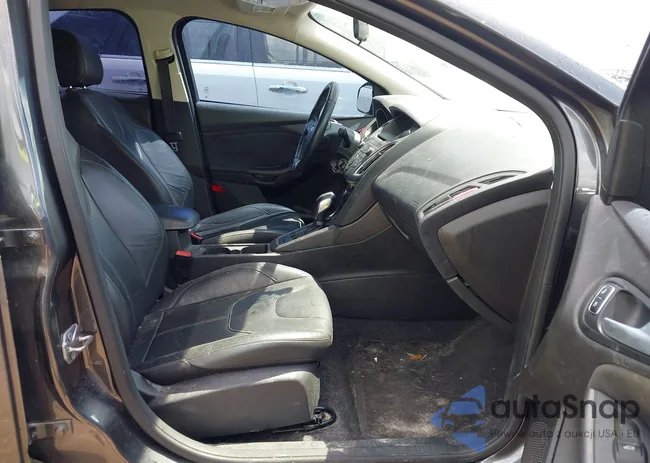 1FADP3F27GL395252: 43249870