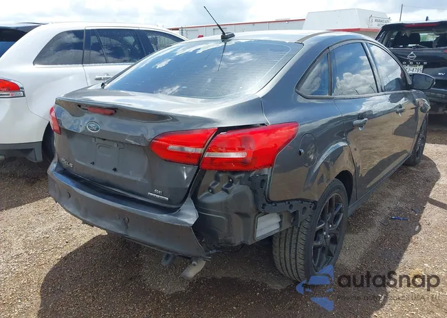 1FADP3F27GL395252: 43249870